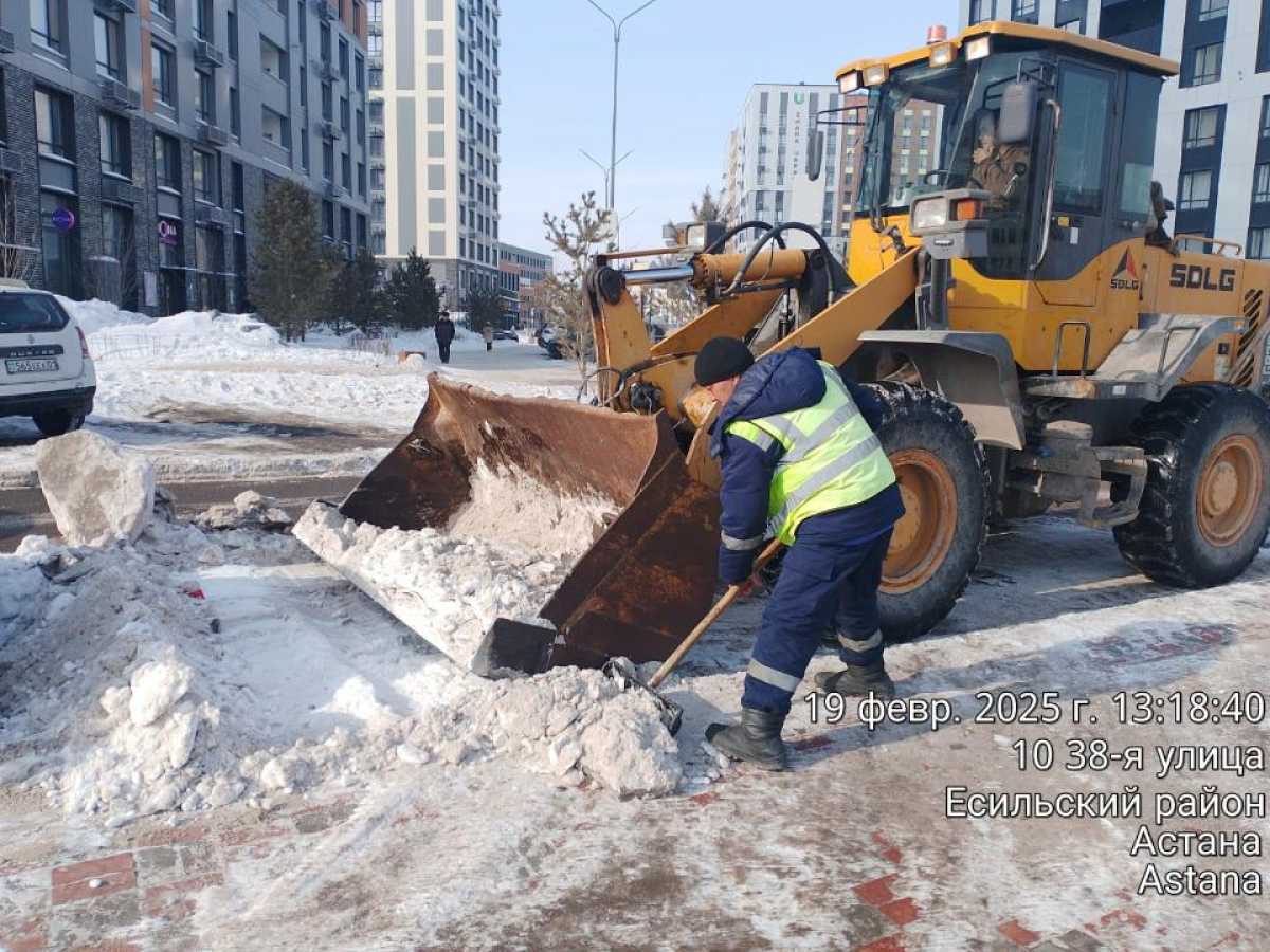 В Астане с начала зимнего периода вывезено более 6 млн кубометров снега