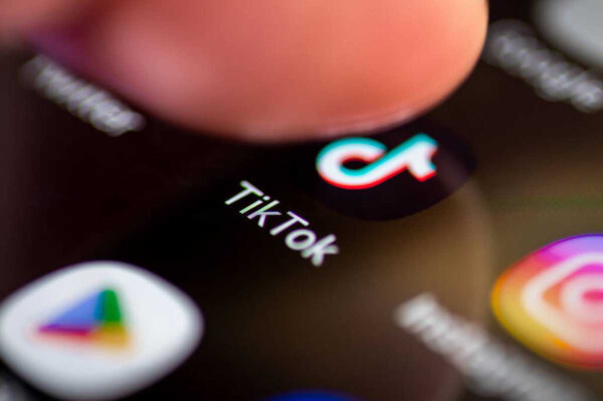 Депутат предложил ограничить TikTok в Казахстане