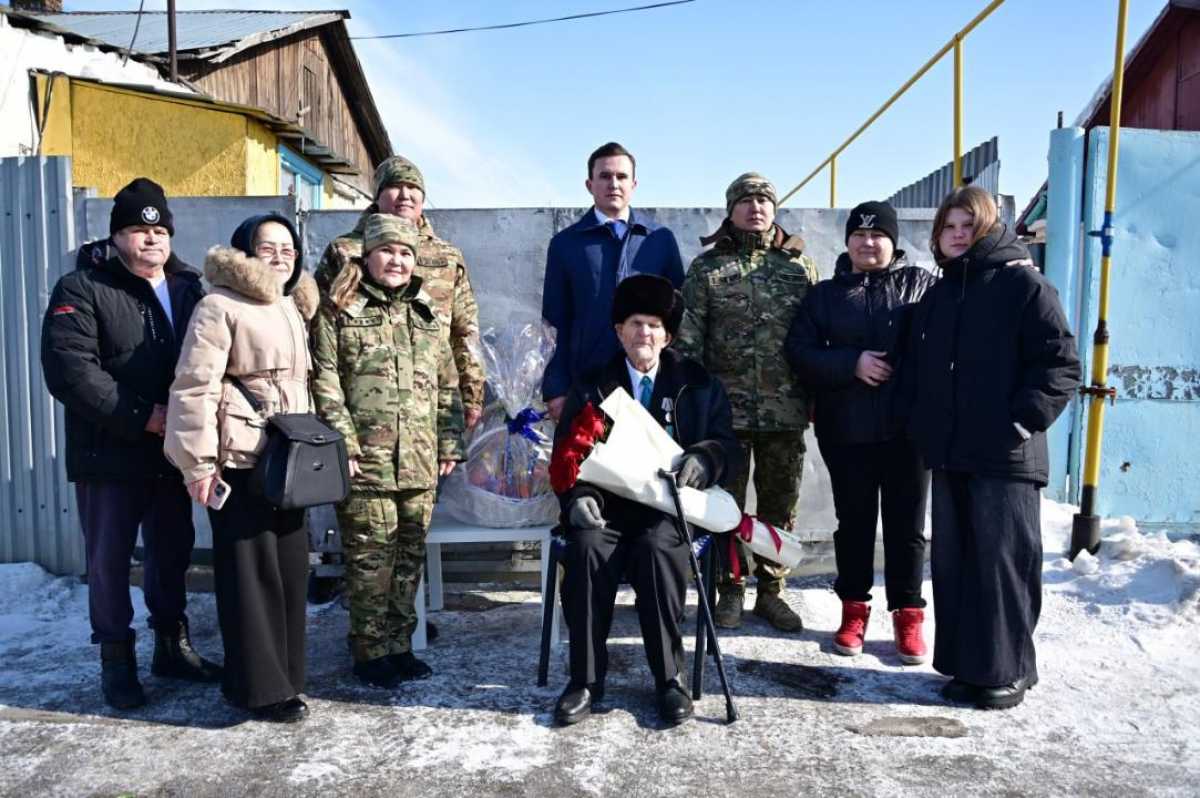 Военнослужащие поздравили ветеранов войны с Днем благодарности