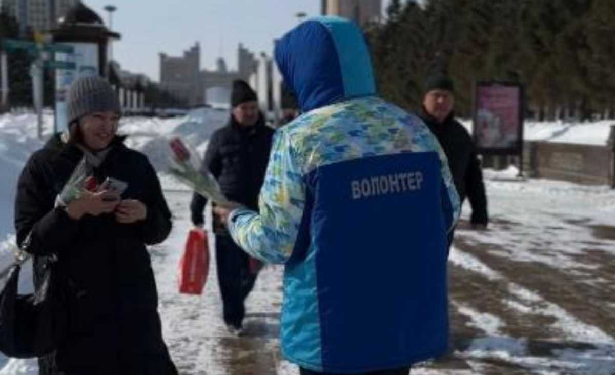 «Көктем шуағы»: волонтёры организовали праздничную акцию в Астане