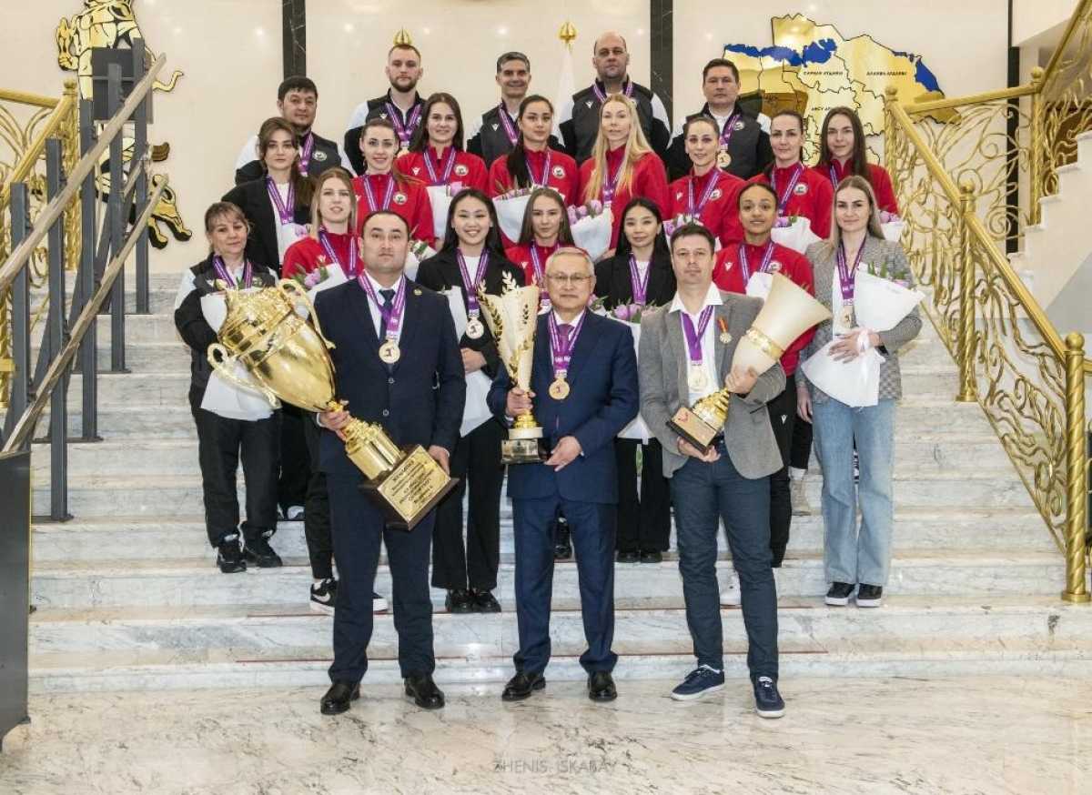 Бейбит Исабаев провел встречу с чемпионами страны – женской волейбольной командой «Жетісу»