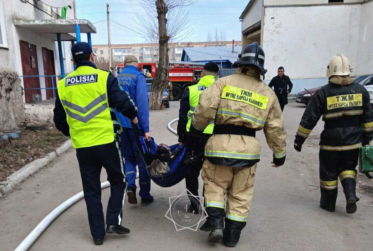 Пожар в многоэтажке в Кокшетау: 9 человек спасли, 41 эвакуировали