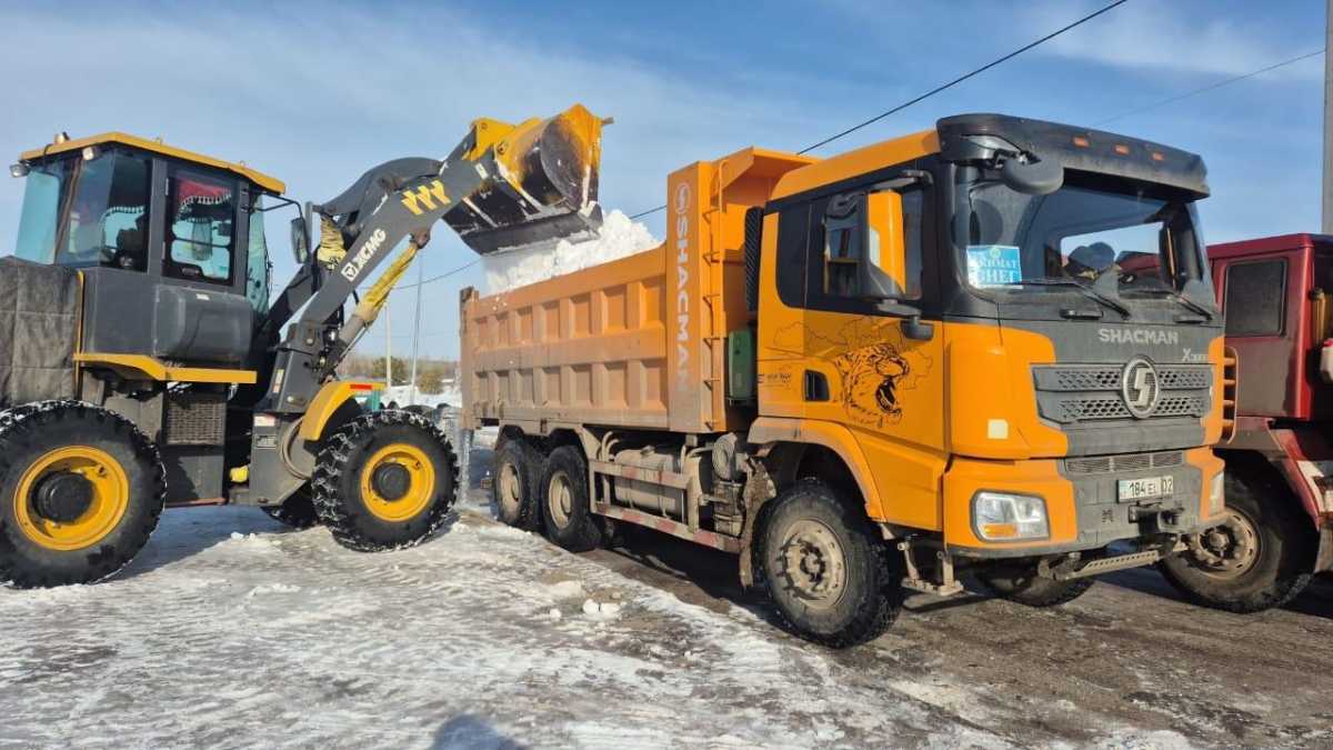 Более 7,9 млн кубометров снега вывезли из Астаны с начала зимнего периода