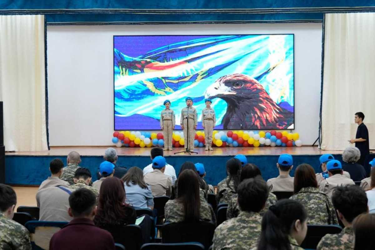 «Дорога Победы»: в Астане провели постановку класса «Жас сарбаз»