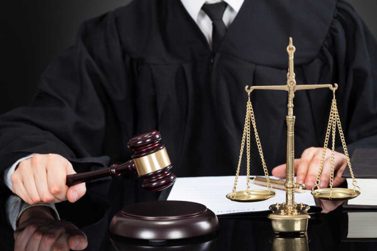 Экс-председателя суда Актау приговорили к 9 годам колонии