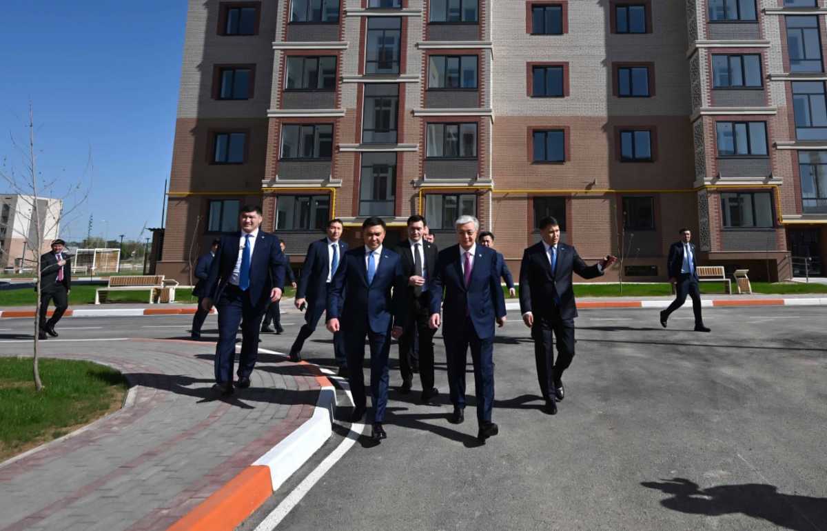 Касым-Жомарт Токаев осмотрел жилой комплекс в микрорайоне «Акжайык» в Шымкенте