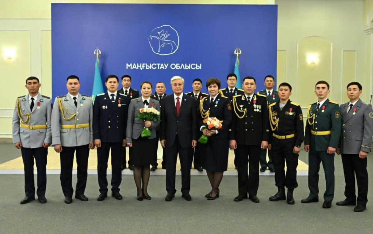 Глава государства наградил военнослужащих Министерства обороны