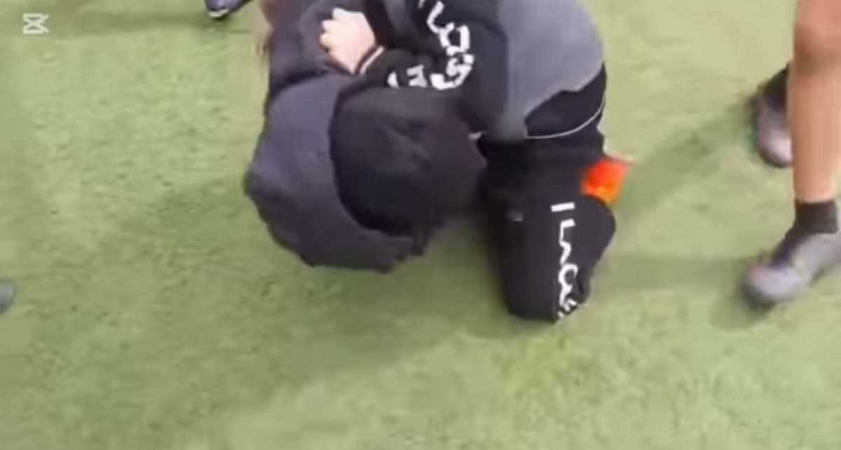 Избиение 7-летнего мальчика толпой несовершеннолетних попало на видео в Павлодаре