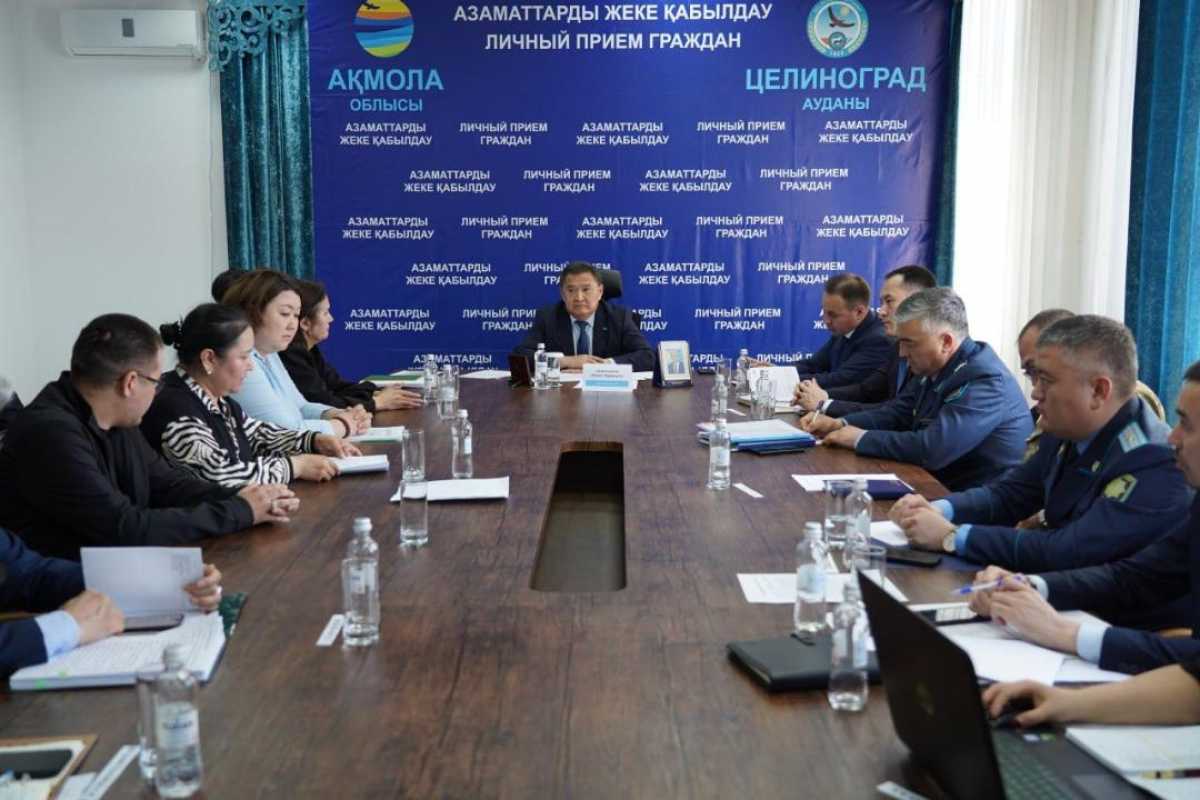 Аким Акмолинской области провел личный прием граждан в Целиноградском районе