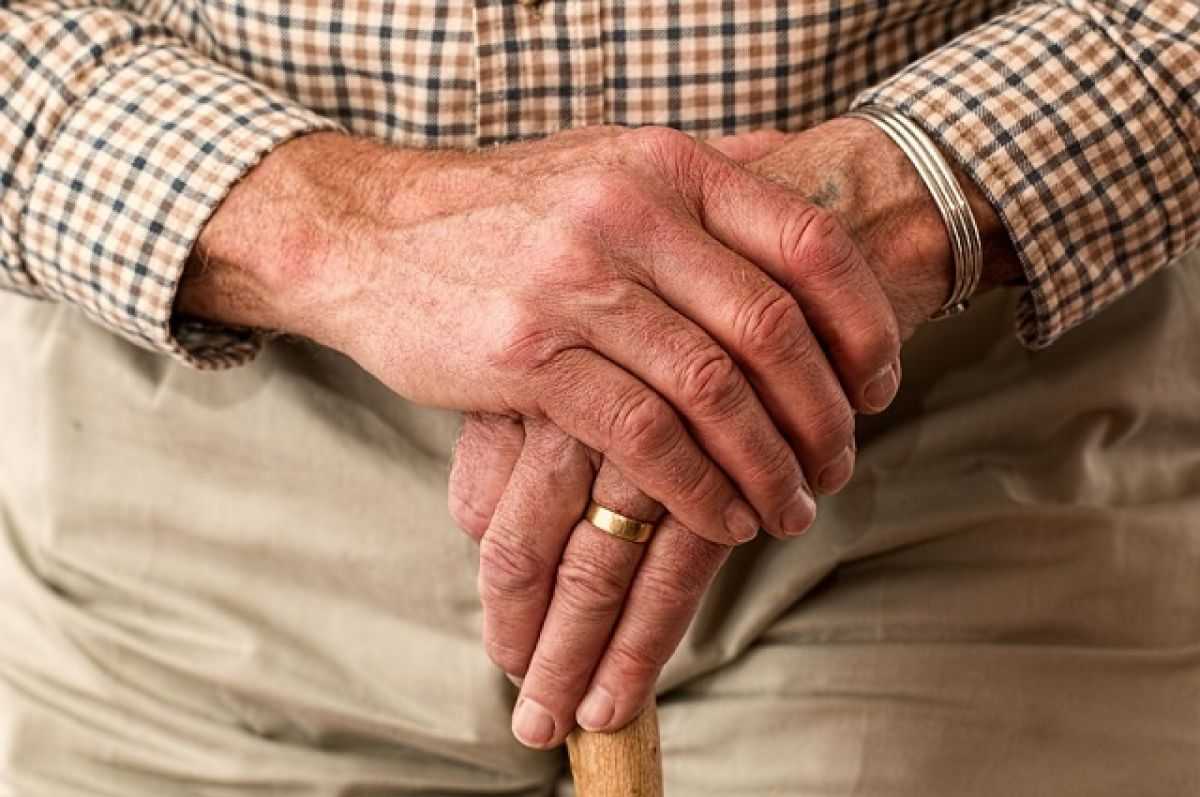 Пропавшего 71-летнего дедушку нашли сидящим на тротуаре в Актобе