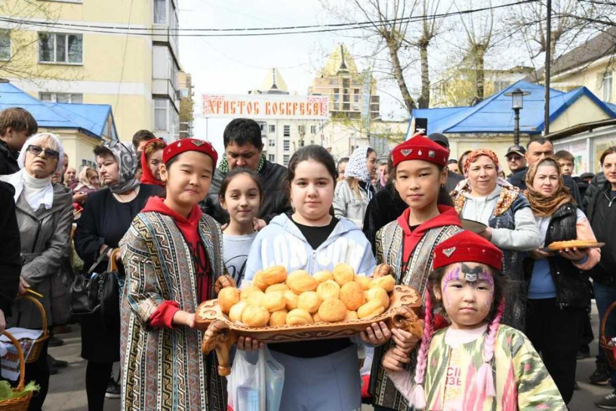 Пасхальные яйца и бауырсаки: в Астане укрепляют межэтническое согласие