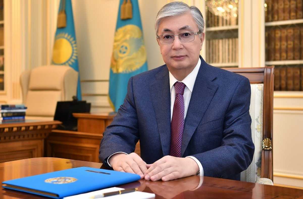 Токаев поздравил казахстанцев с Днем единства народа