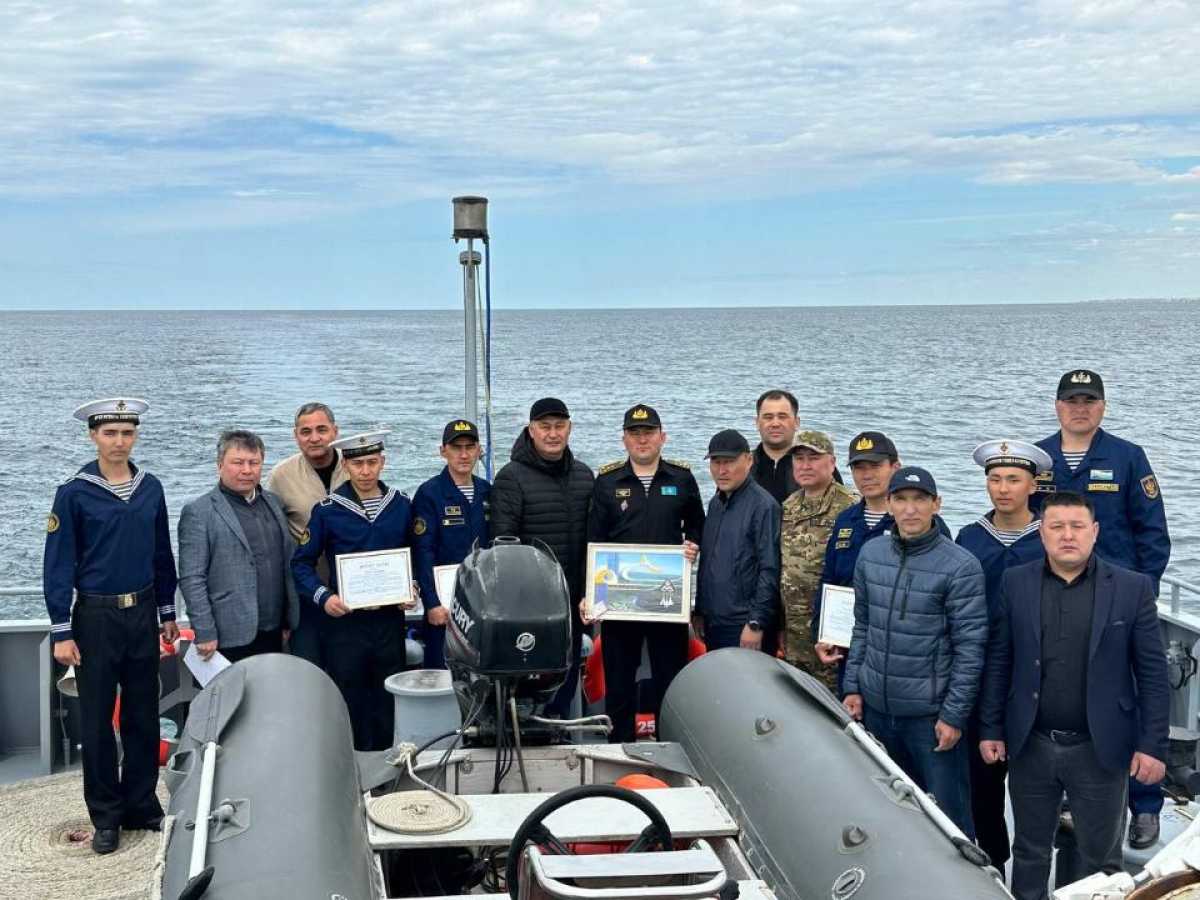 Делегация акиматов Западно-Казахстанской и Атырауской областей посетила воинскую часть в Актау