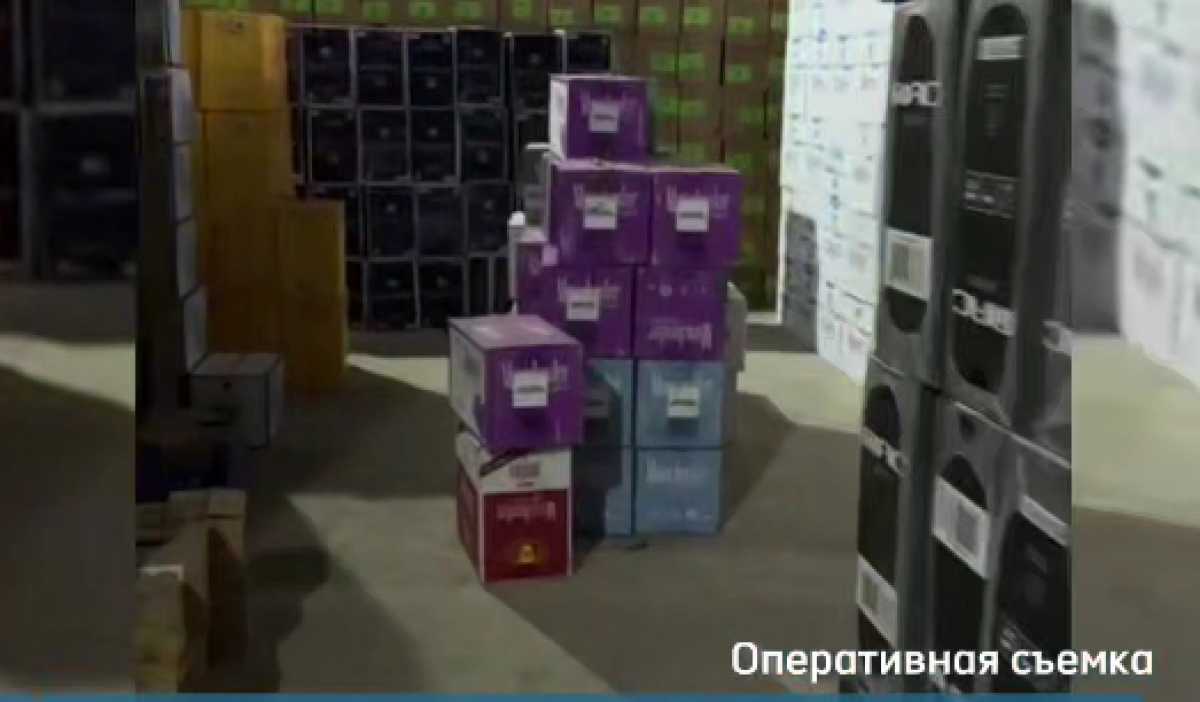 Контрабанда более 9 млн пачек сигарет: троих участников транснациональной группы осудили в Семее
