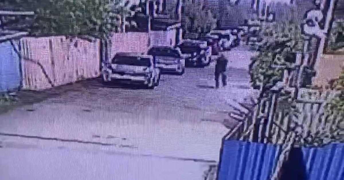 В Алматы грабитель проник в квартиру пенсионерки. Полиция задержала его по горячим следам