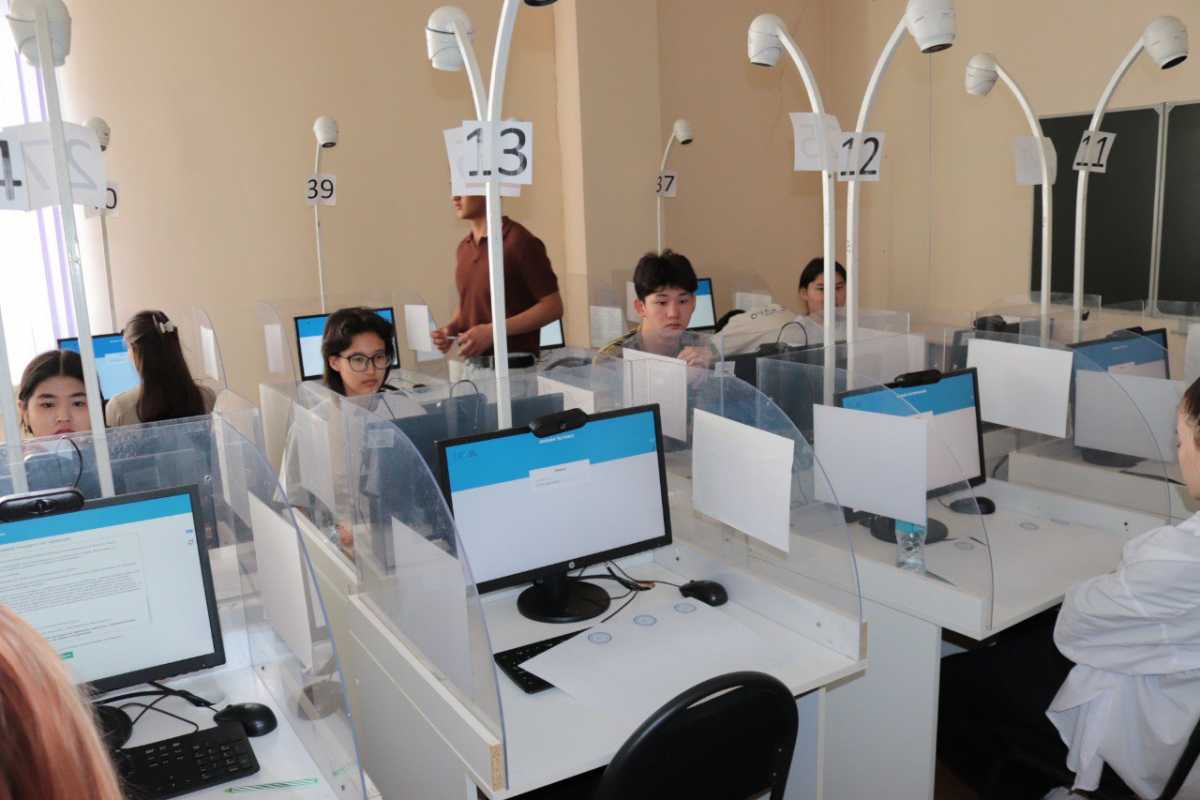 В Казахстане начался основной этап ЕНТ-2025