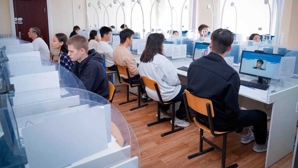 В Казахстане стартовало ЕНТ: более 180 тысяч выпускников подали заявки