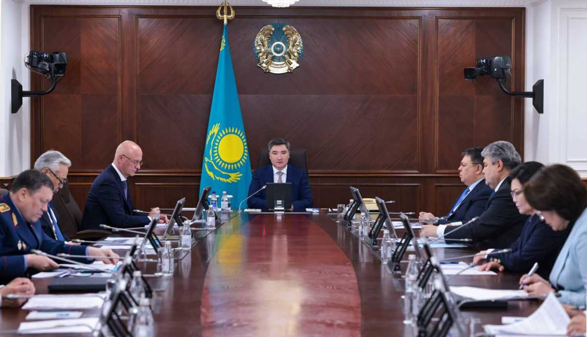 Премьер-министр РК поручил обеспечить высокую организацию ЕНТ, меры безопасности на «последних звонках» и выпускных вечерах