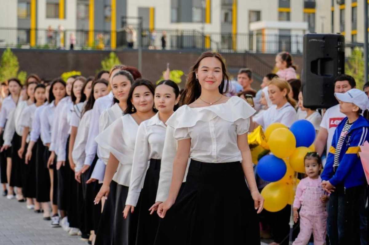 В «Комфортной школе» Астаны провели первый выпускной