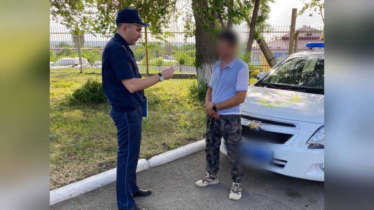 Иностранец-нелегал возил пассажиров в ВКО