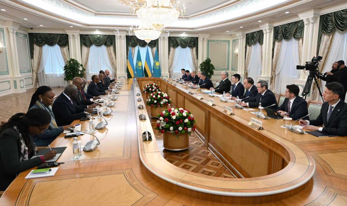 Токаев провёл встречу с президентом Руанды в расширенном формате