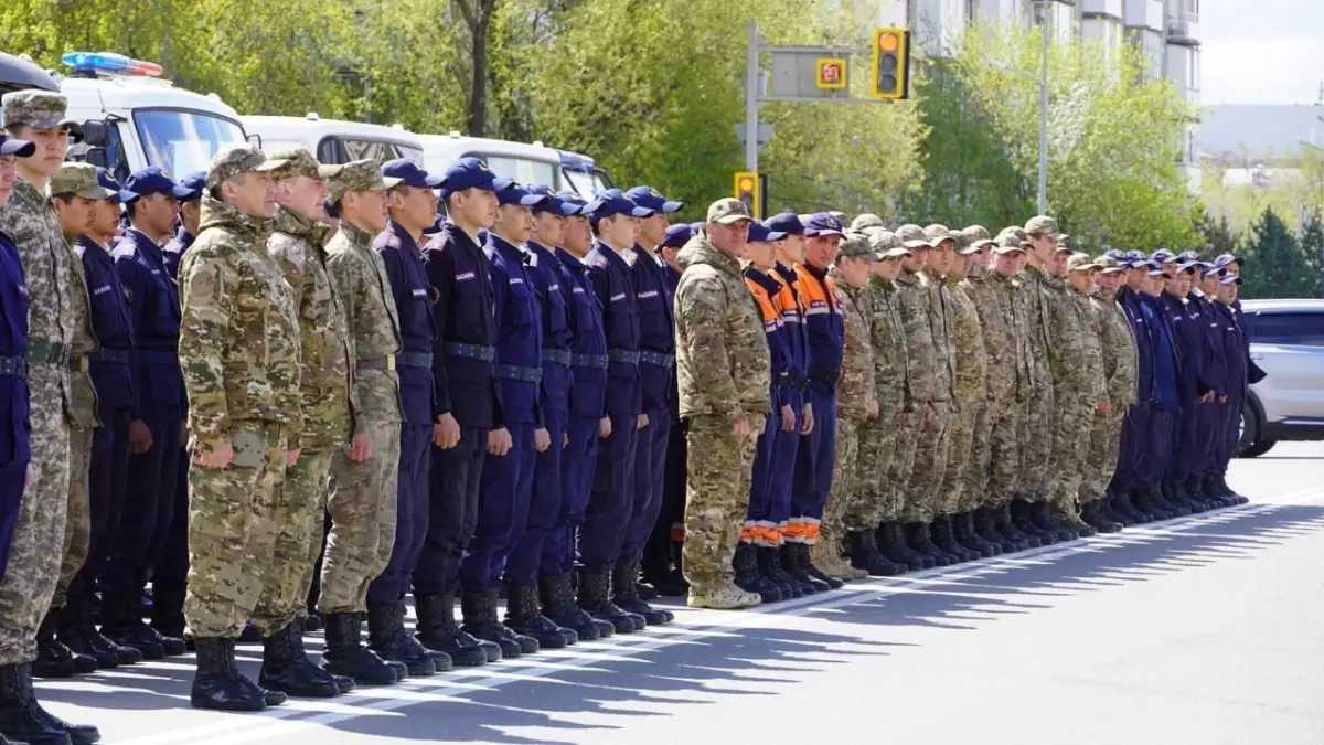Паводки в СКО: спасатели МЧС возвращаются на место своей дислокации