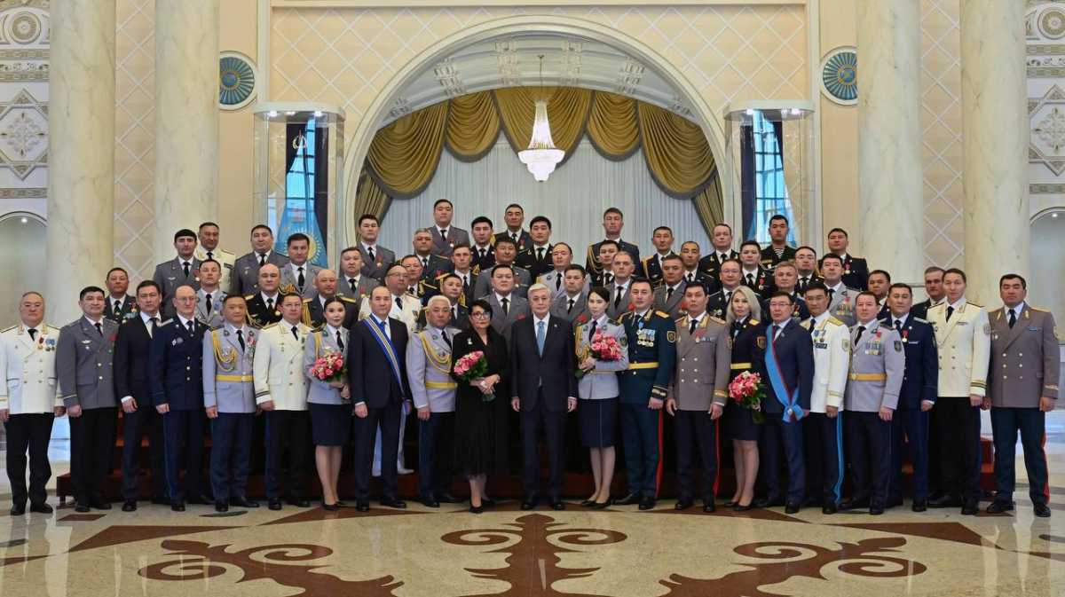 Касым-Жомарт Токаев вручил госнаграды военнослужащим, спасателям и сотрудникам силовых структур