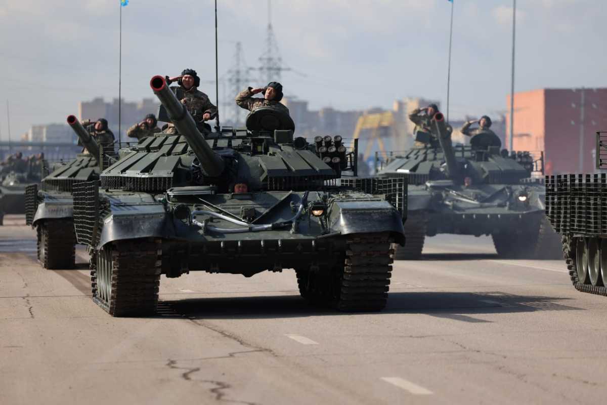 Военная техника покидает Астану после Парада: Минобороны призывает не паниковать