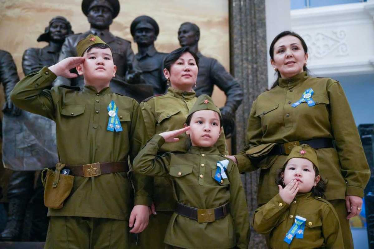 В Астане в военном музее прошла выставка ко Дню Победы