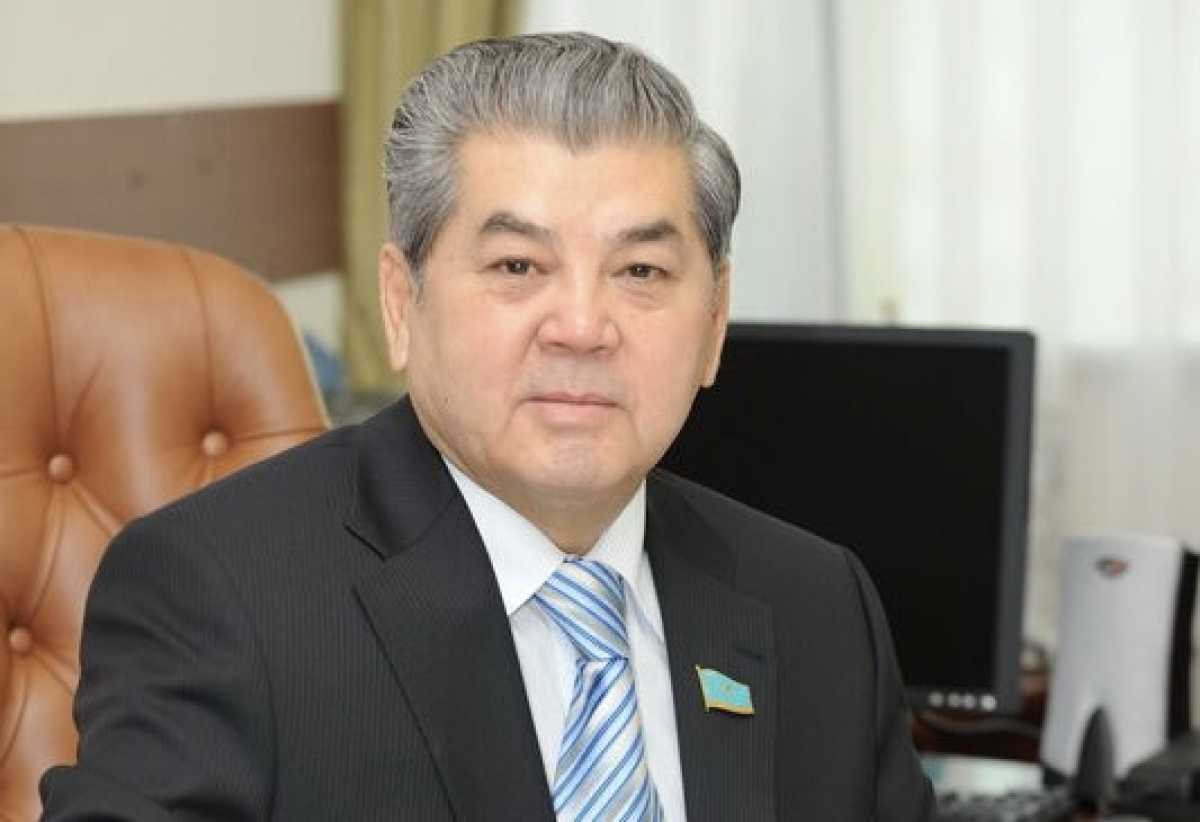 Касым-Жомарт Токаев наградил Куаныша Султанова орденом «Отан»