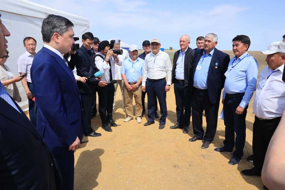 Олжас Бектенов обсудил с аграриями Костанайской области меры господдержки и развитие АПК