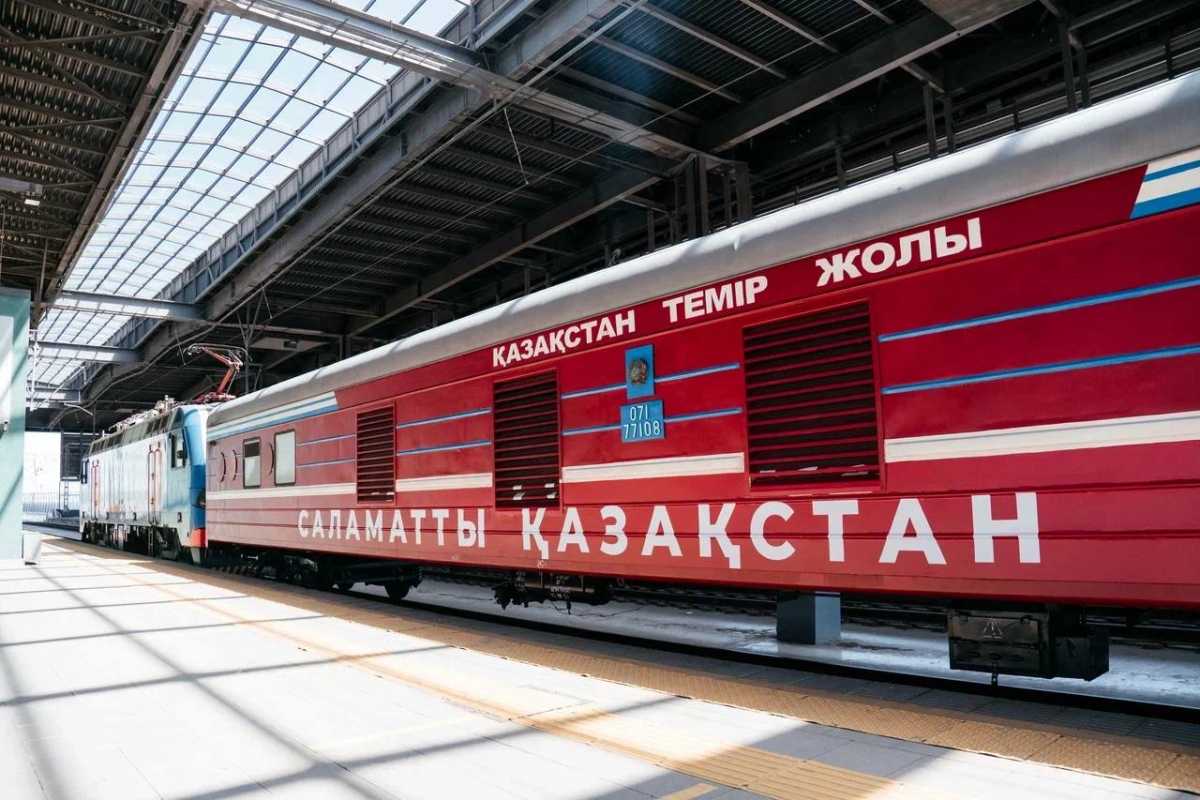 Медицинский поезд «Саламатты Қазақстан»: 90 тысяч жителей отдалённых сёл получат бесплатную помощь