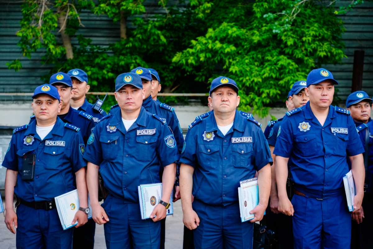 Вандализм, наркограффити и сирень: в столичном районе Сарыарка прошел спецрейд по предупреждению правонарушений