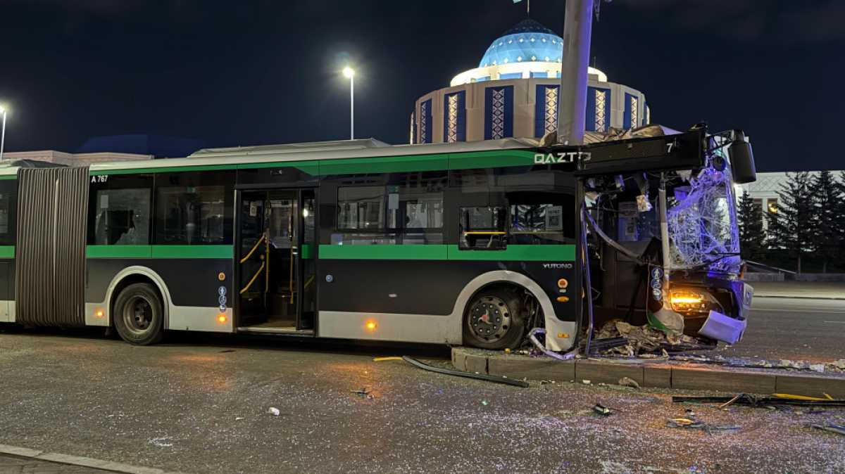 ДТП с автобусом в Астане: одной из пострадавших ампутировали ноги