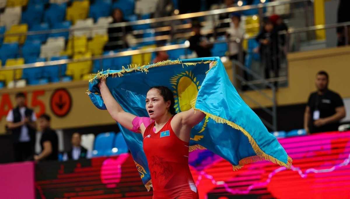 Женская борьба: Жамиля Бакбергенова удержала первую строчку мирового рейтинга