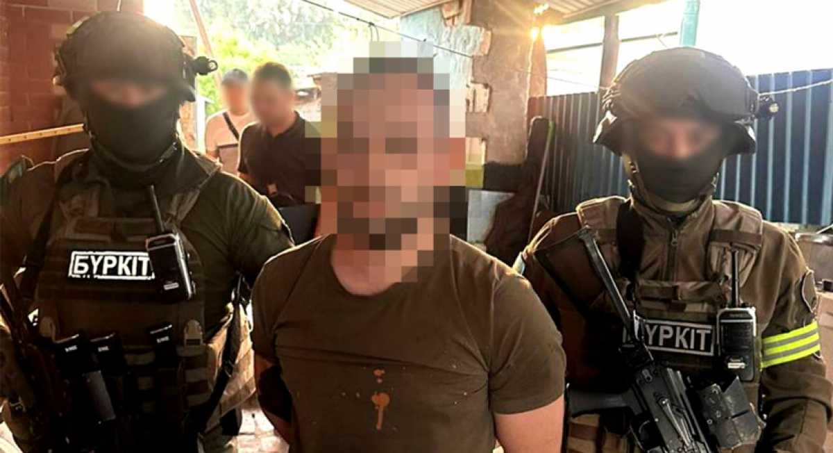КНБ ликвидировал две нарколаборатории в Алматы: задержано три человека