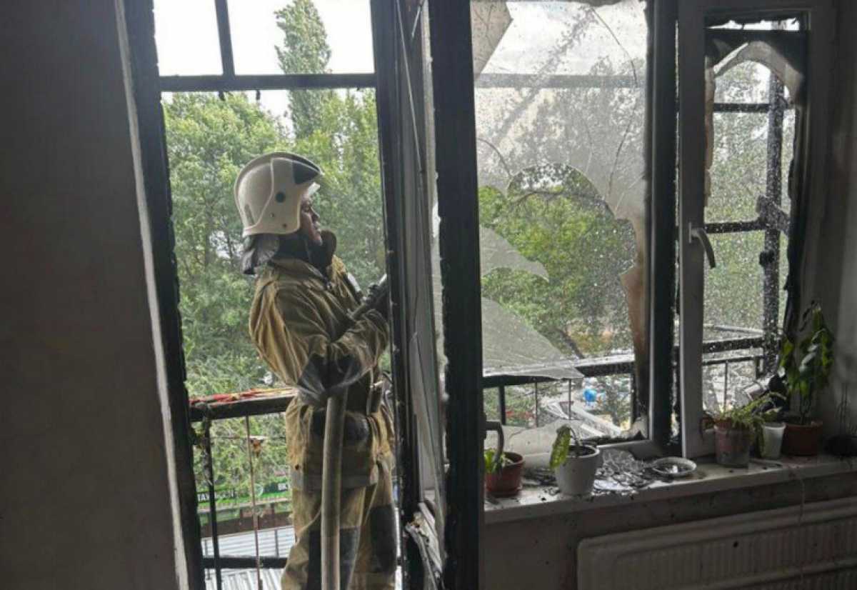 Пожар в многоэтажке в Таразе: эвакуированы 11 человек
