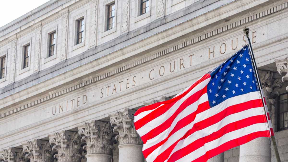 Суды США не смогут отменять действие указа президента о праве на гражданство по рождению