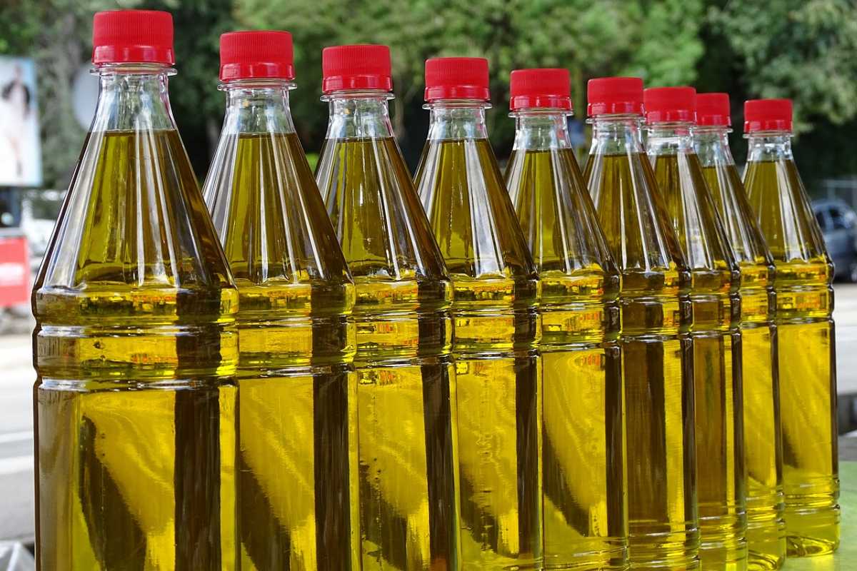 Казахстанский завод поставит партию подсолнечного масла в Китай