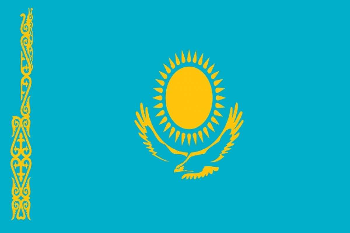 В Уральске прошла патриотическая акция ко Дню государственных символов: «Мои символы – моя гордость!»