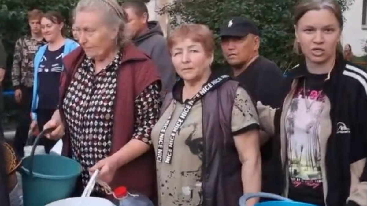 “Катастрофическая ситуация“. Около 10 тысяч человек остались в жару без воды в райцентре СКО