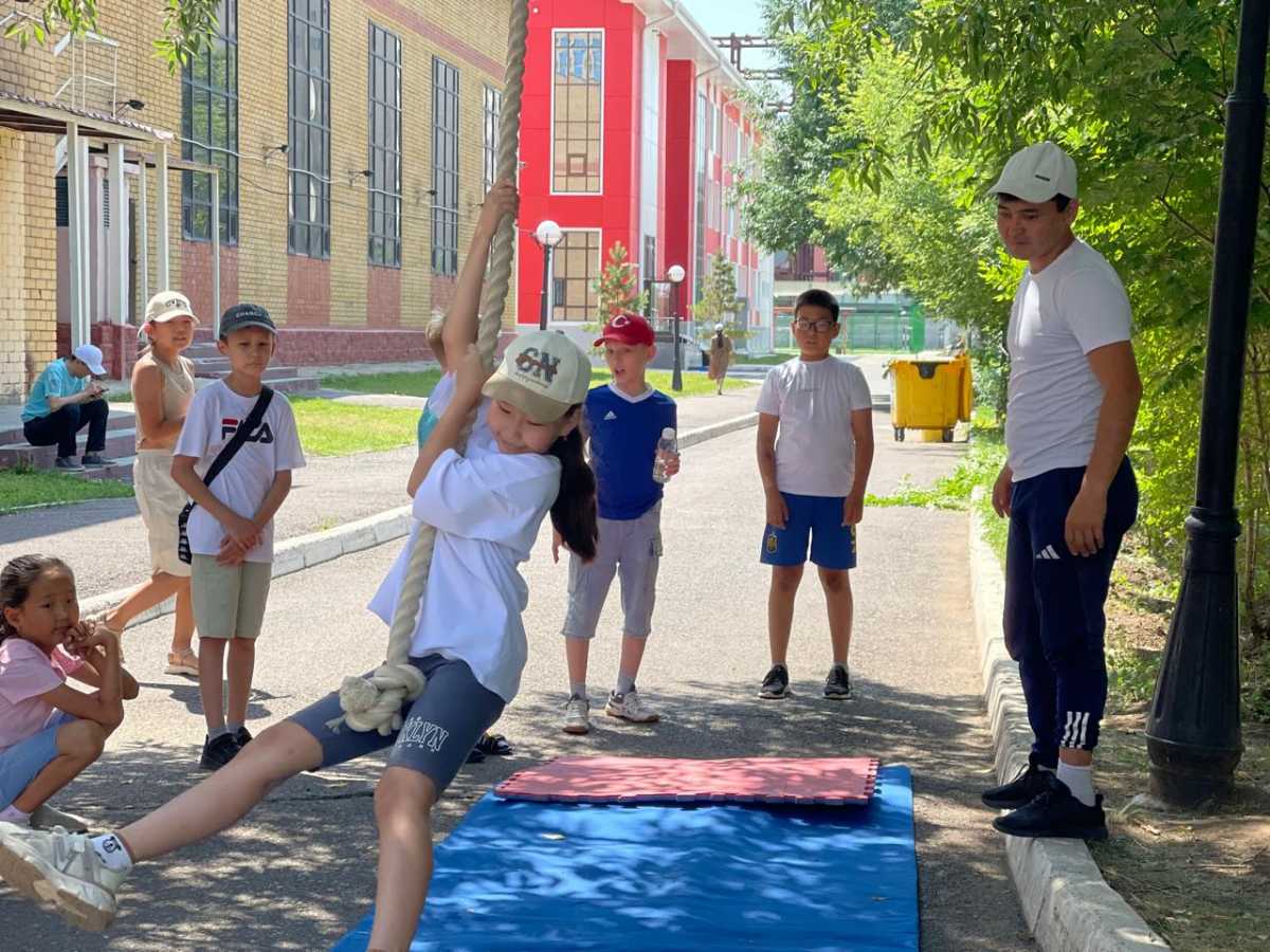 Как в Астане работают пришкольные лагеря