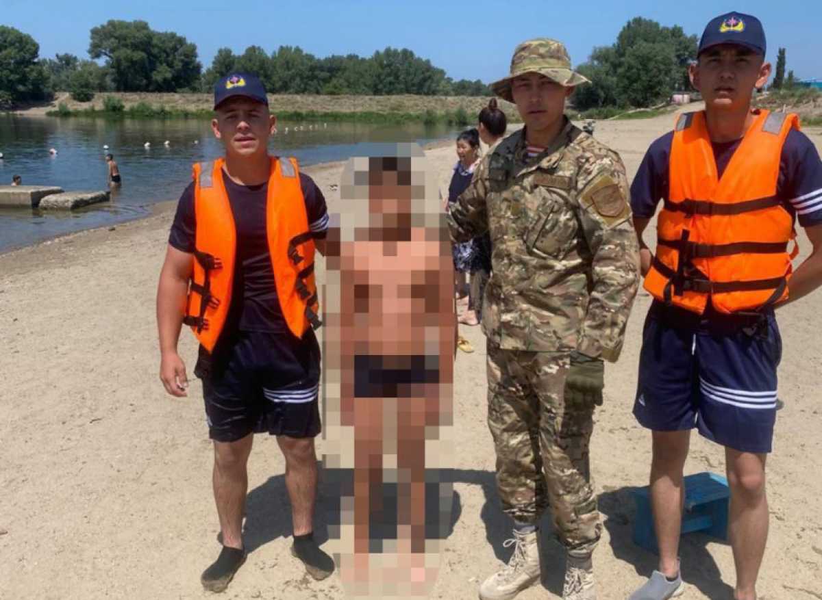 Военнослужащий спас тонущего ребёнка в Семее