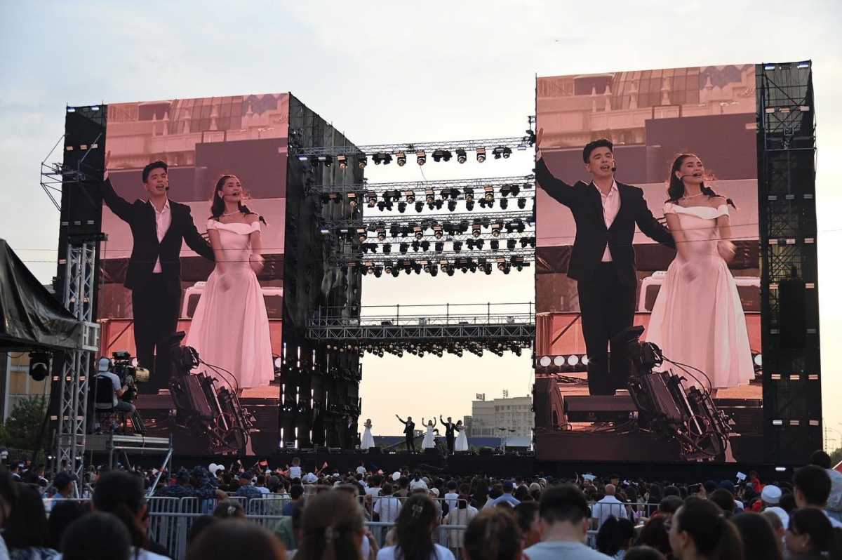 Национальный рекорд в Шымкенте: 500 дронов и 62 000 голосов исполнили Гимн в унисон