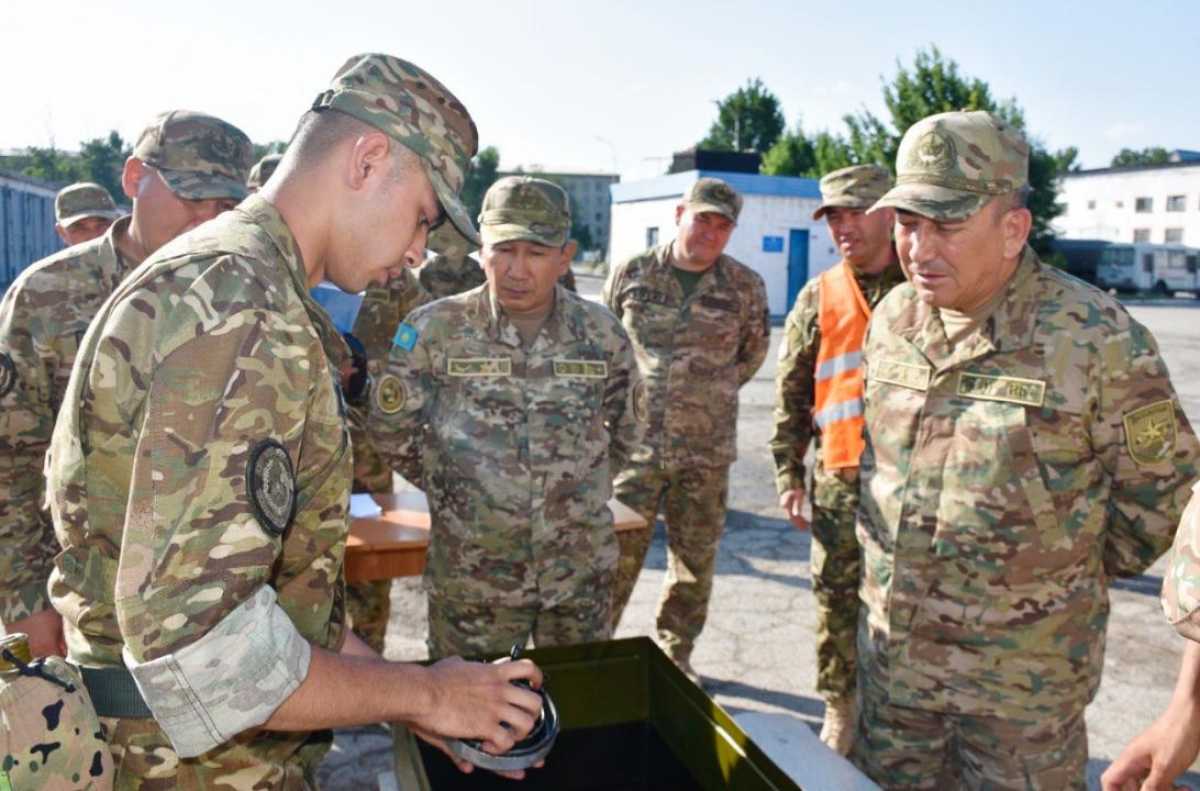 Начальник Генштаба совершил рабочую поездку в Алматинский, Конаевский и Таразский гарнизоны
