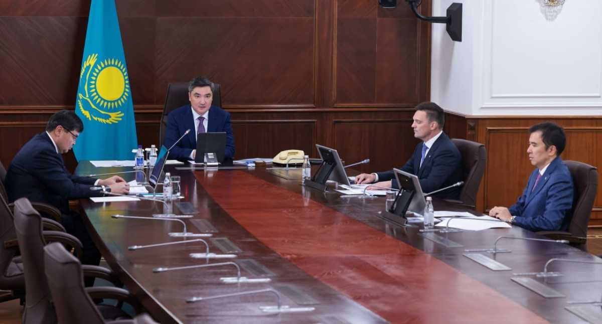 Олжас Бектенов провёл заседание совета Евразийского банка развития