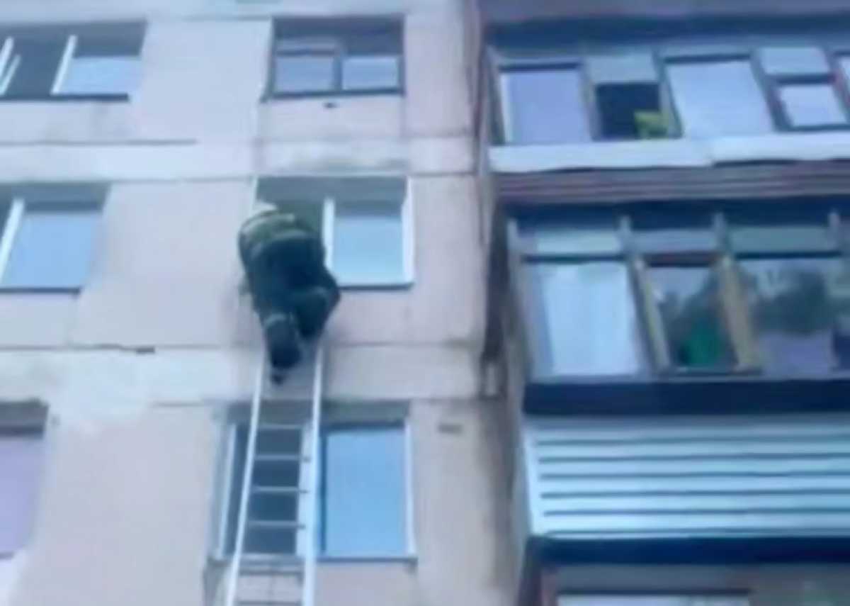 Спасатели помогли родителям малыша в Костанайской области