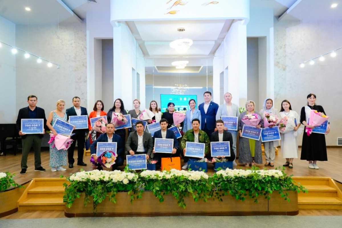 В Астане наградили победителей и призёров конкурса среди представителей СМИ