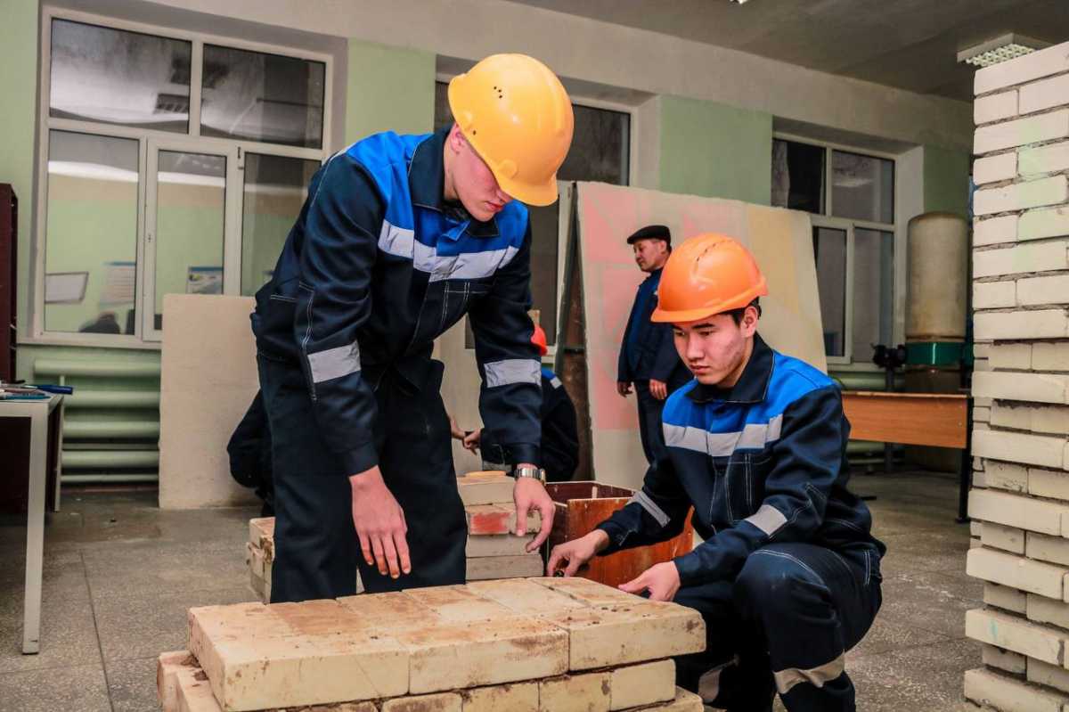 Более 8 тысяч программ для подготовки квалифицированных рабочих кадров разработали в колледжах Казахстана