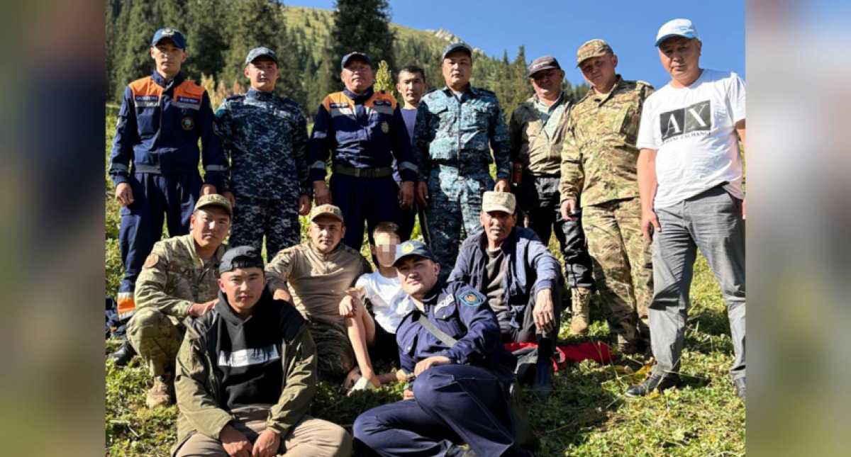 В горах Алматинской области нашли пропавшего 10-летнего мальчика: родные поблагодарили полицейских